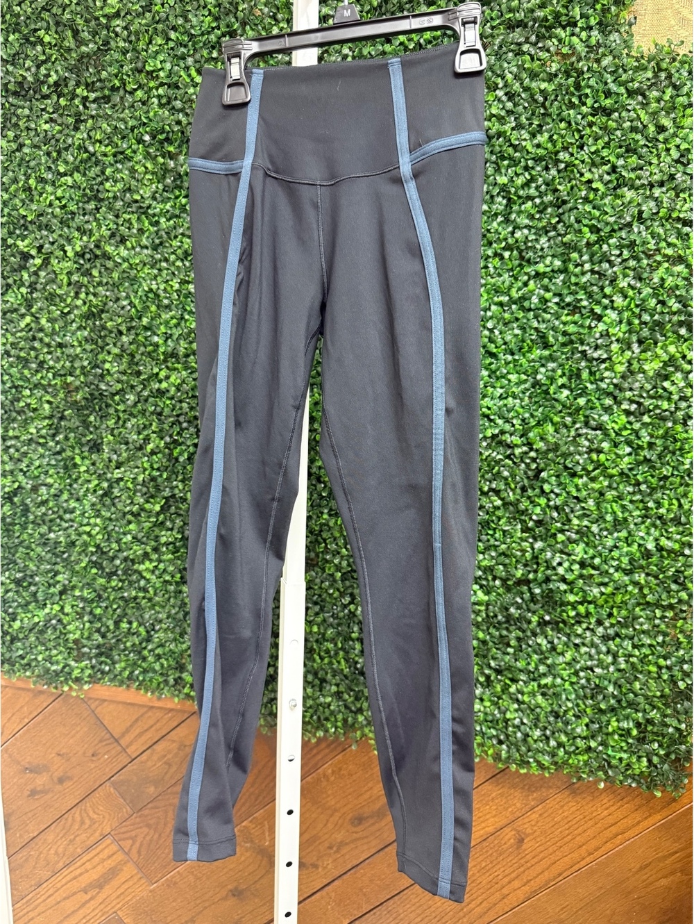 NWT Nike leggings small
